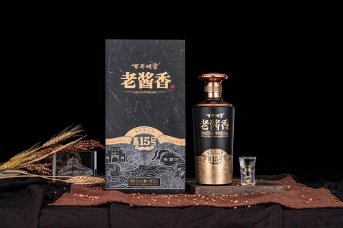 广告大屏营销出圈后，百年糊涂以首发位亮相成都春糖！