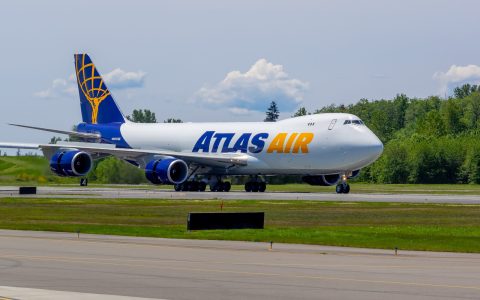 菜鸟联手阿特拉斯南美包机启用大型宽体机747-8F，增设超大超重货运输服务