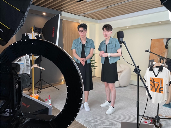 快手电商招商百城行系列活动亮相杭州 催动杭派服饰探索新势能