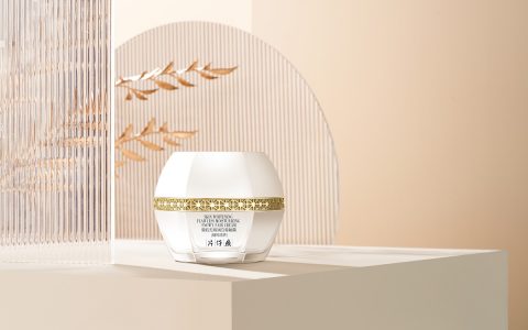 「躺平式美白」，用片仔癀牌雪肌无瑕润白雪融霜就够了