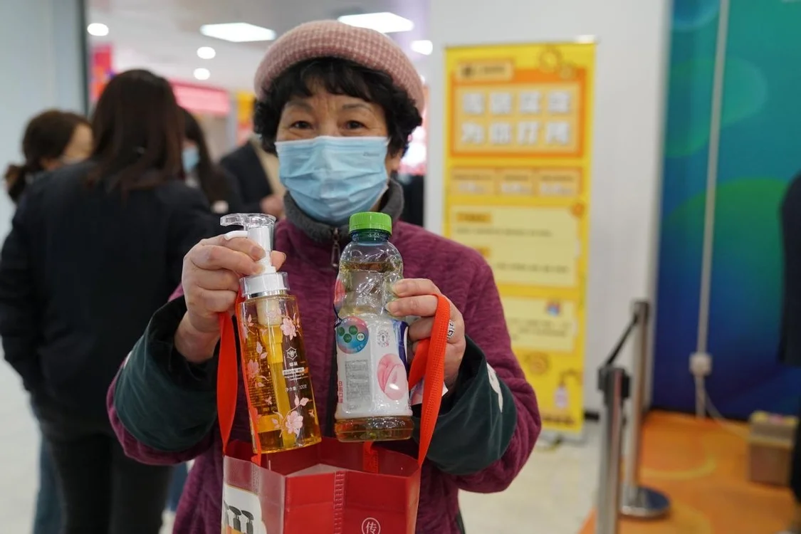 续上美好 爱上“零拷”上海制皂首台液体洗衣液“智慧零拷机”启动