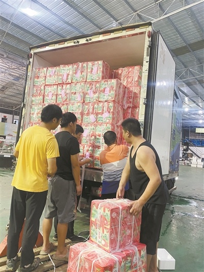 新电商走进茂名荔枝产业带 助力乡村振兴广东荔枝来了！持续上云“出圈”