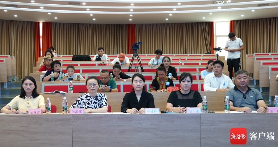 同台竞技秀风采！2024寻找海南最美电商主播大赛初赛在三亚举行