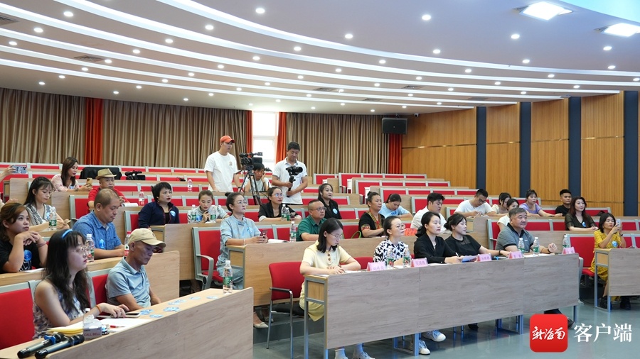 同台竞技秀风采！2024寻找海南最美电商主播大赛初赛在三亚举行