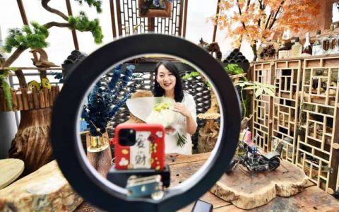 昆明明年力争花卉电商销售额达100亿元