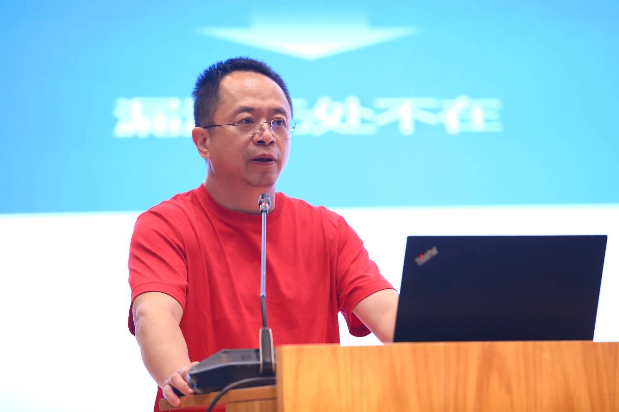 以“安全+AI”能力坚持科技报国 周鸿祎被西安交通大学聘为兼职教授