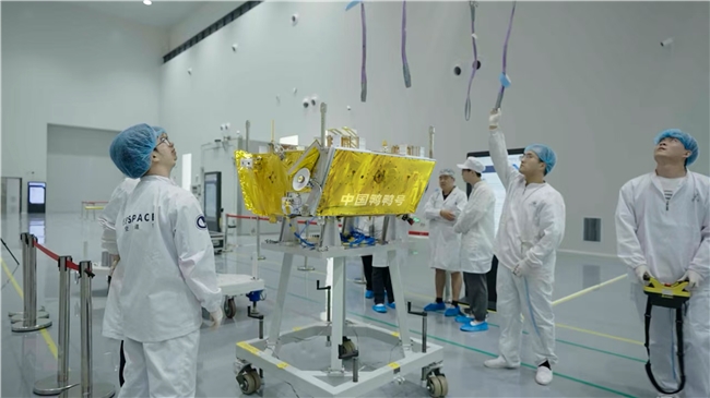 鸭鸭羽绒服首颗卫星发射成功 共赴中国商业航天的黄金时代