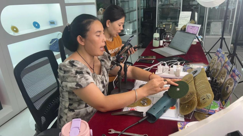 金刚石刀具产业转型新篇：稷山乡村e镇项目引领数字融合新风尚