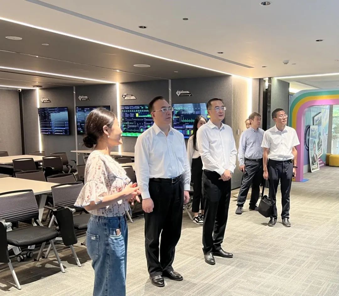 推动直播经济高质量发展，朱民调研直播电商企业