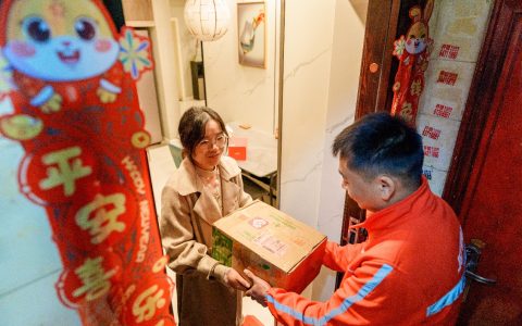 快递年业务量首破1500亿背后：拼多多引领电商西进 助推中西部包裹量激增