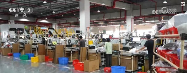 我国跨境电商跑出加速度 点燃外贸发展“新引擎”